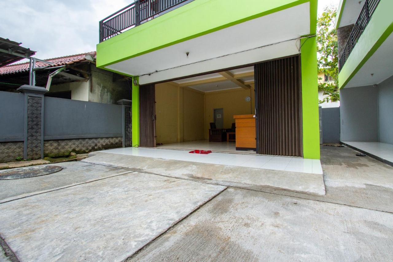 Spot On 2891 999 Guest House Sumedang Экстерьер фото