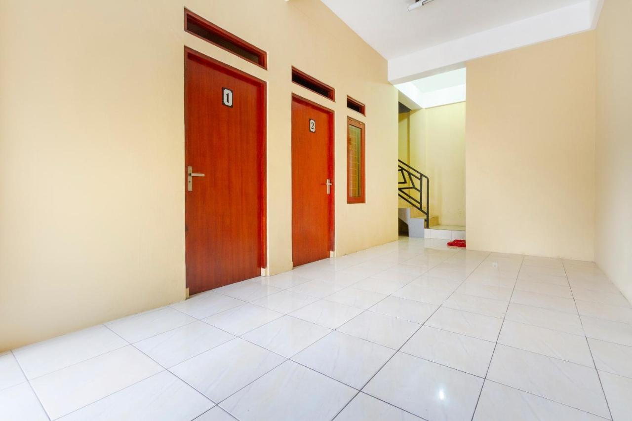 Spot On 2891 999 Guest House Sumedang Экстерьер фото