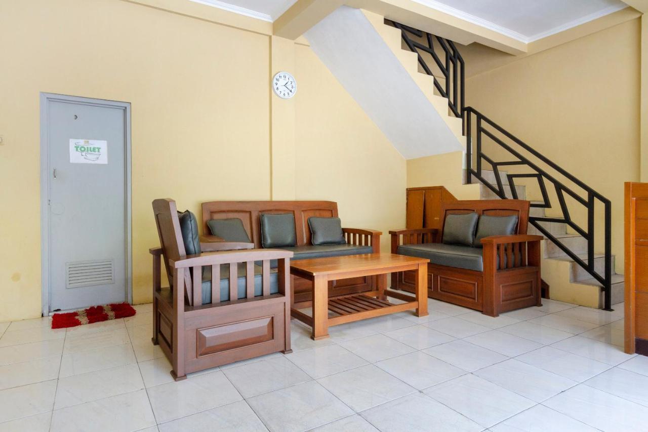 Spot On 2891 999 Guest House Sumedang Экстерьер фото
