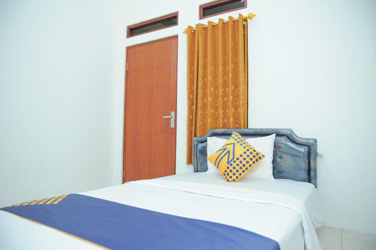 Spot On 2891 999 Guest House Sumedang Экстерьер фото
